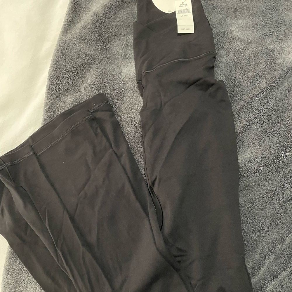 NWT/ Aerie Crossover flare leggings
